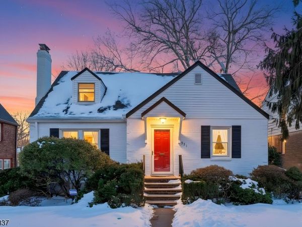 951 Darien Ter, Teaneck, NJ 07666