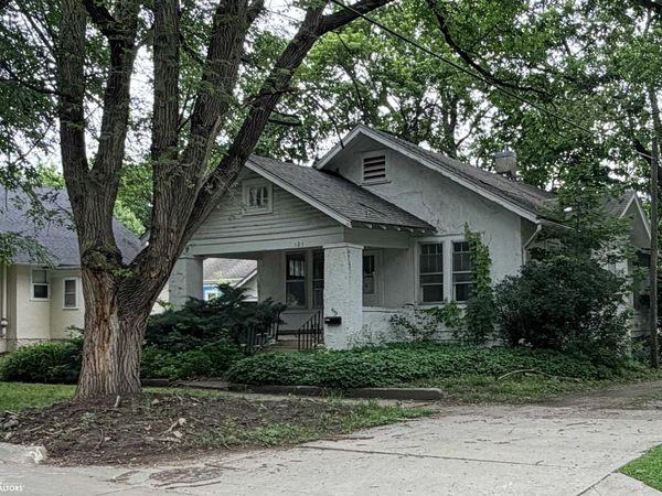 503 S 3rd Street, Fairfield, IA 52556