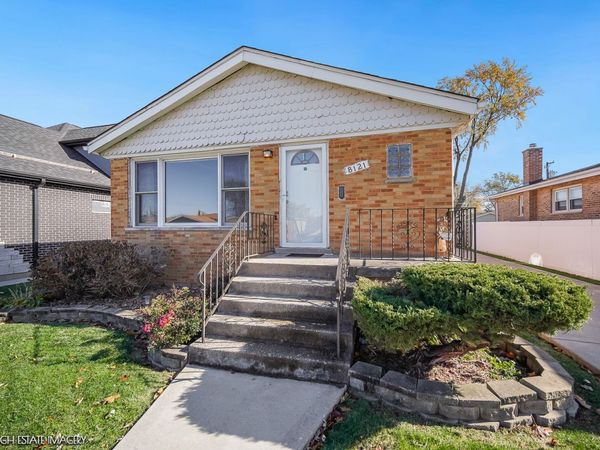 8121 Mcvicker Avenue, Burbank, IL 60459
