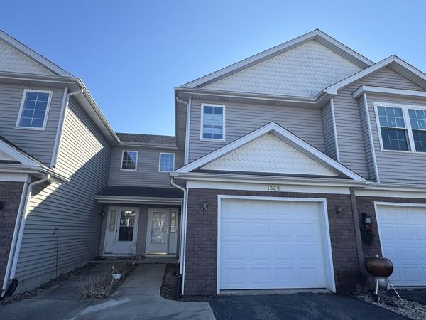 1320 E Arnold Street, Unit 1320, Sandwich, IL 60548