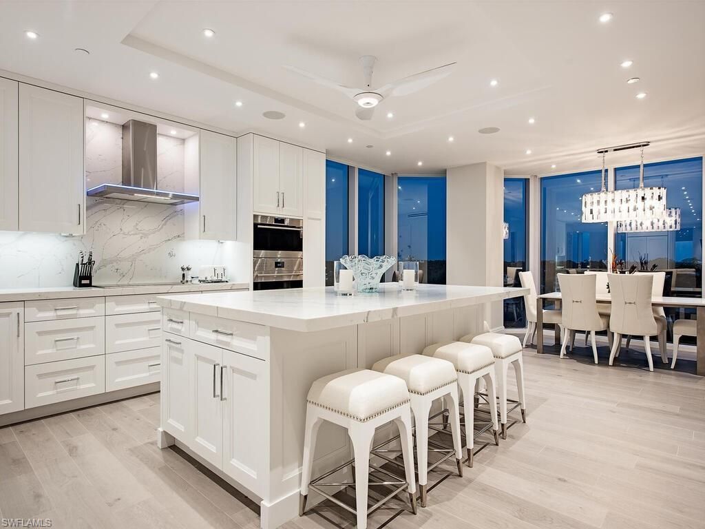 60 Seagate Dr , Unit 606, Naples, FL 34103 Photo