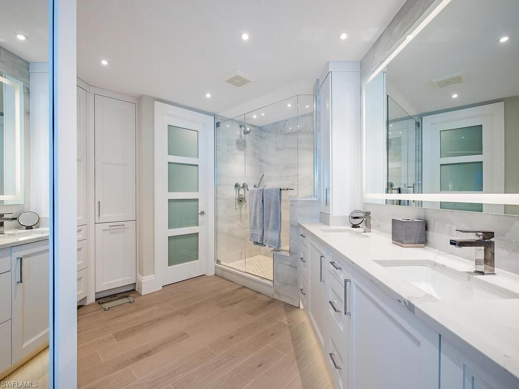 60 Seagate Dr , Unit 606, Naples, FL 34103 Photo