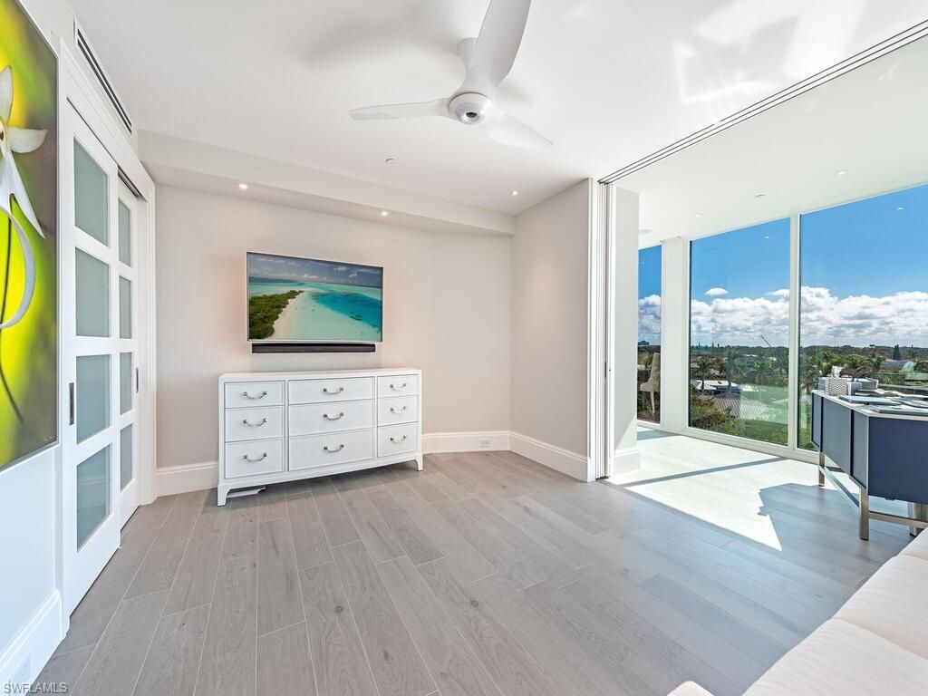 60 Seagate Dr , Unit 606, Naples, FL 34103 Photo