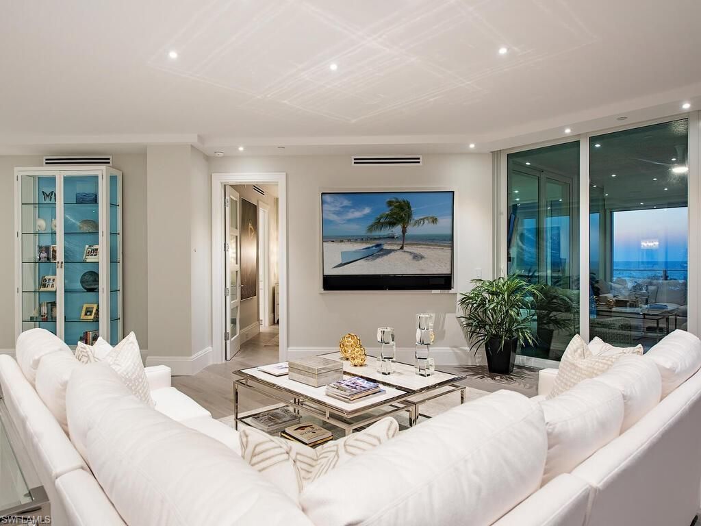 60 Seagate Dr , Unit 606, Naples, FL 34103 Photo