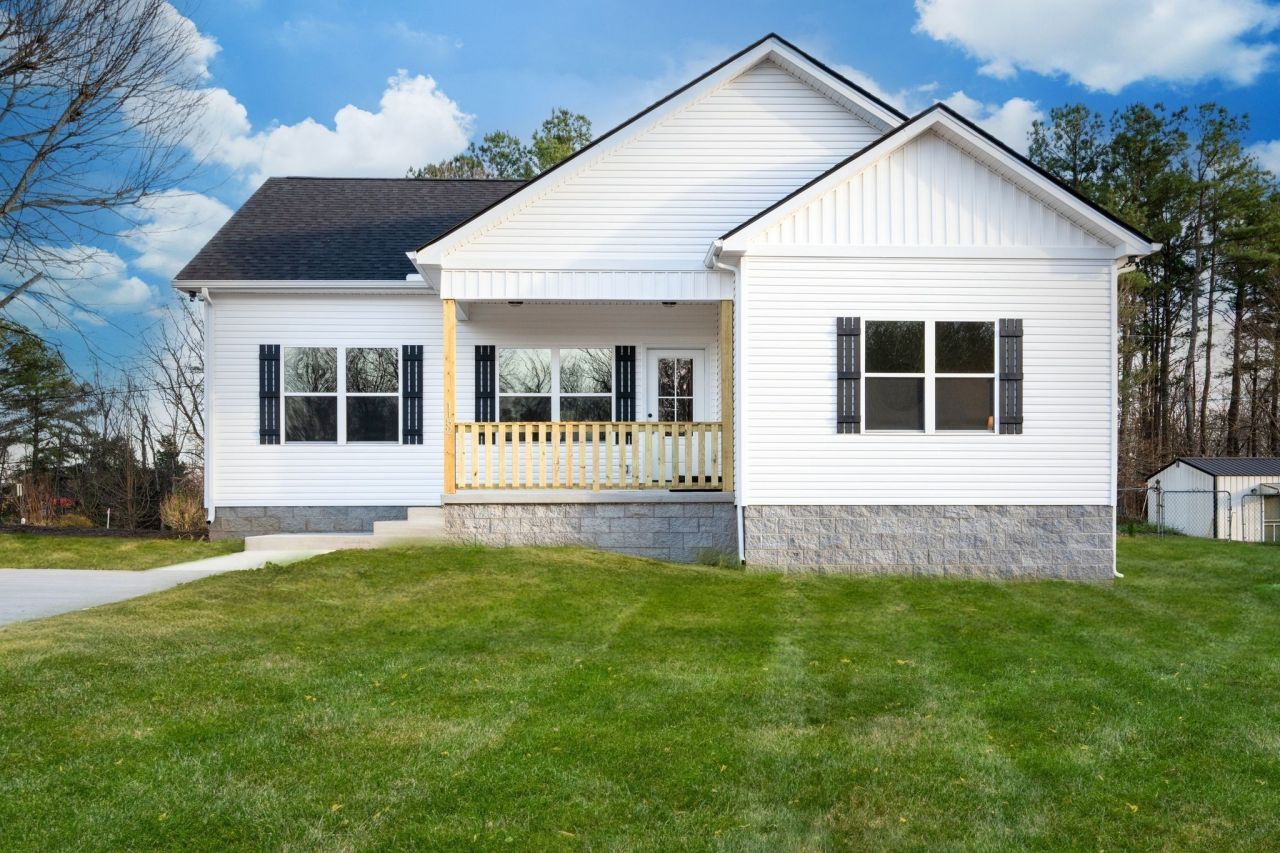 1152 Chestnut Drive, Burns, TN 37029 Main Photo