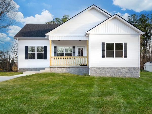 1152 Chestnut Drive, Burns, TN 37029