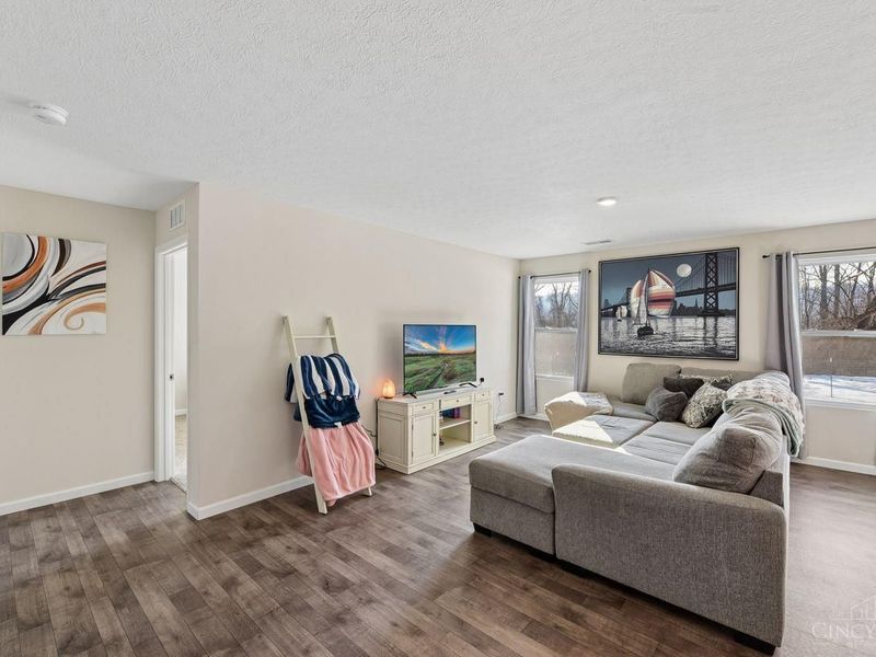 214 River Heights Drive, New Richmond, OH 45157 Photo 6