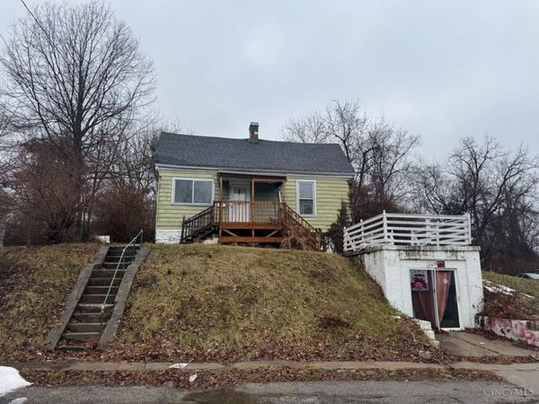 6501 Coleridge Avenue, Cincinnati, OH 45213