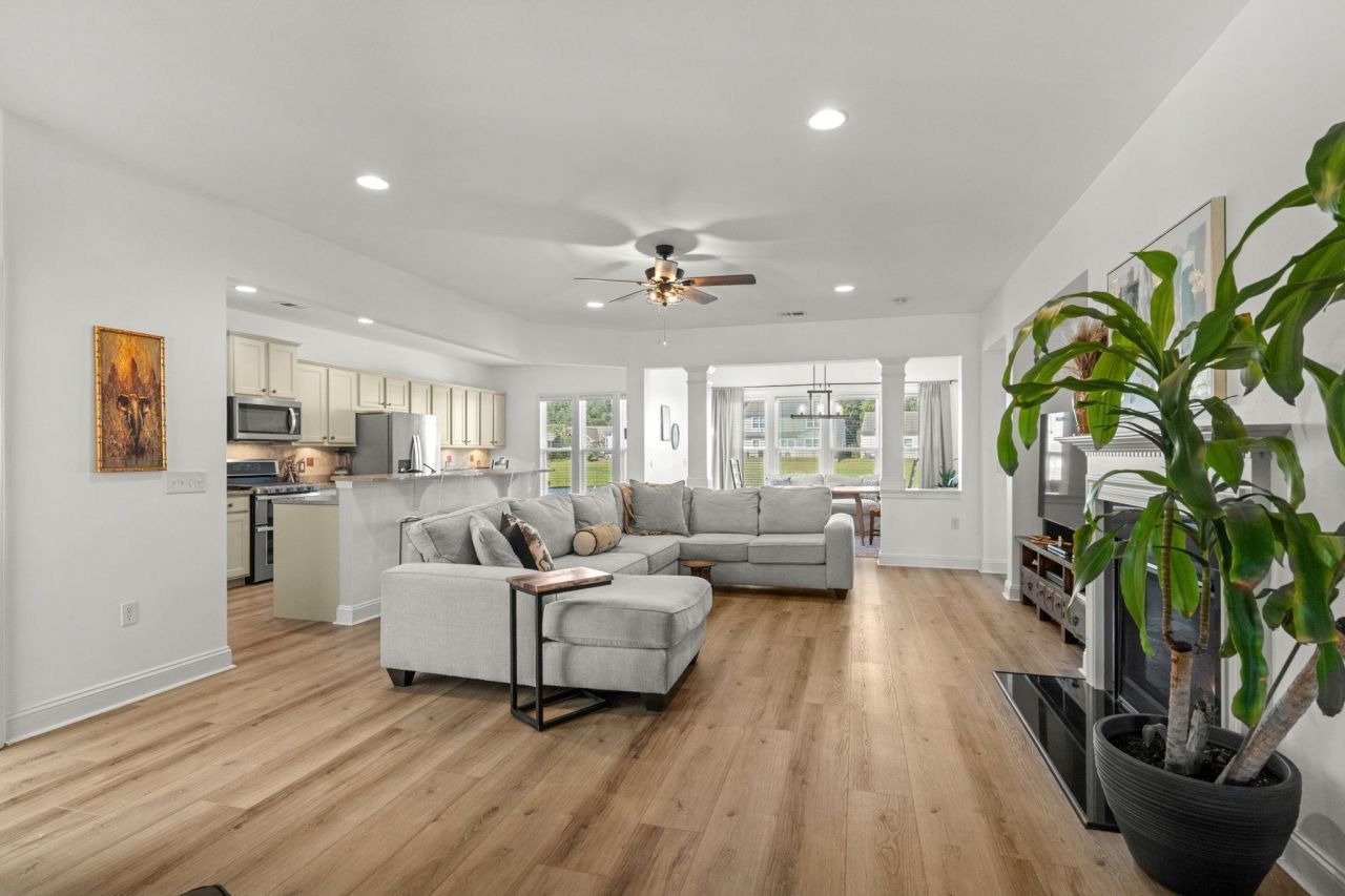 2534 Greenbank Dr.  Photo 6