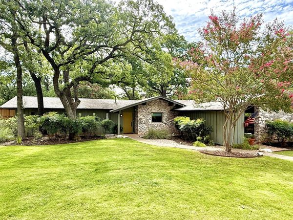 202 Tanglewood DR, Fredericksburg, TX 78624