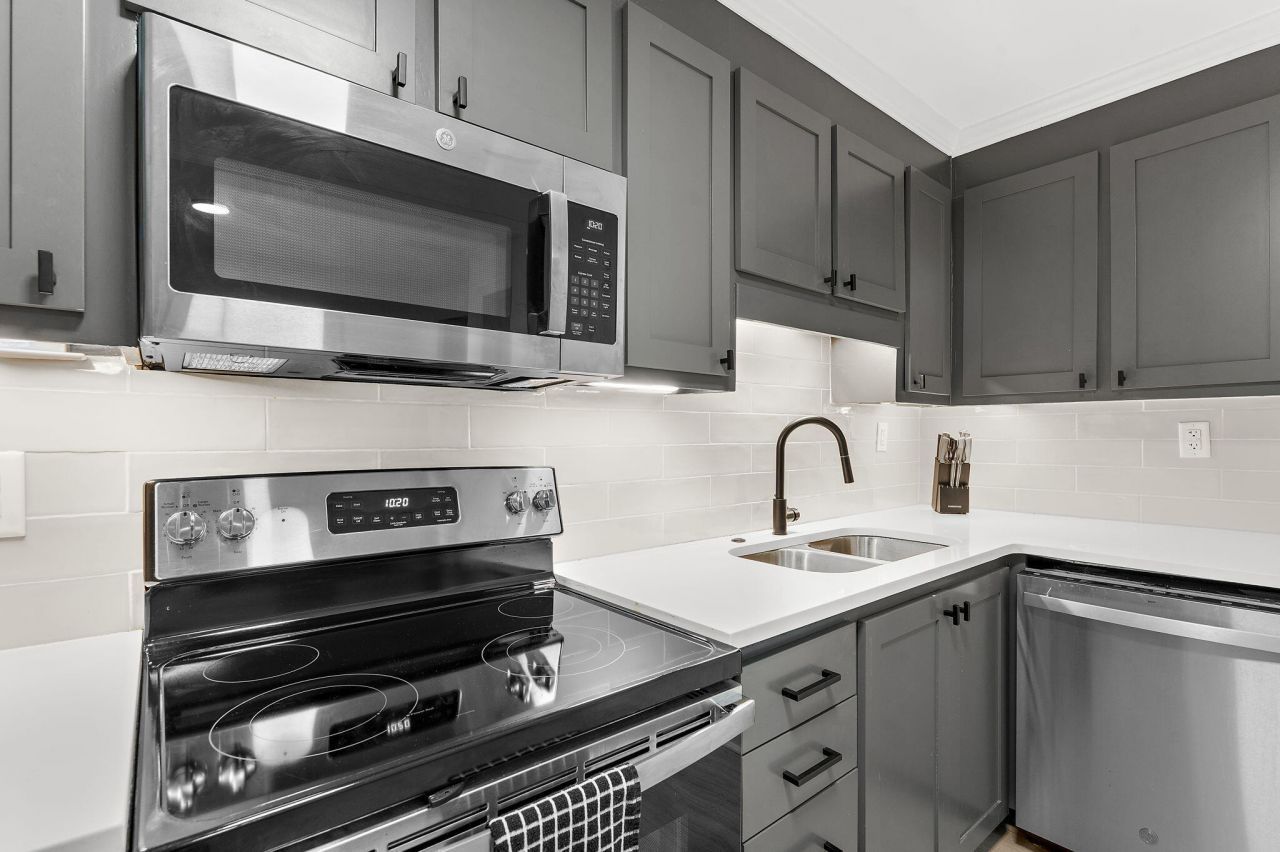 224 Grove Street Photo 12