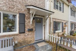 224 Grove Street photo 4