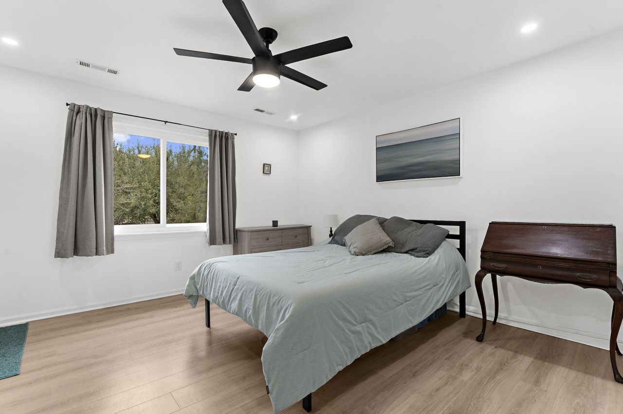 224 Grove Street Photo 21