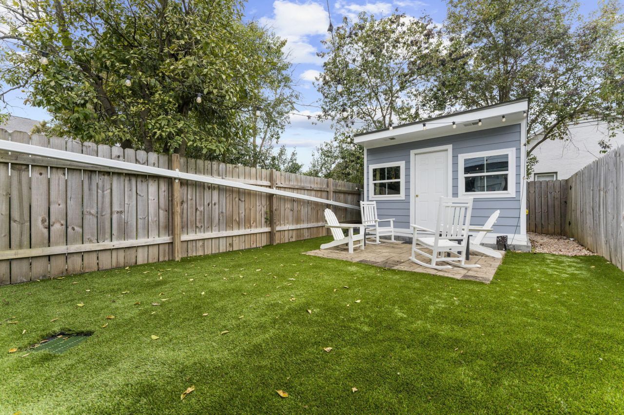 224 Grove Street Photo 28