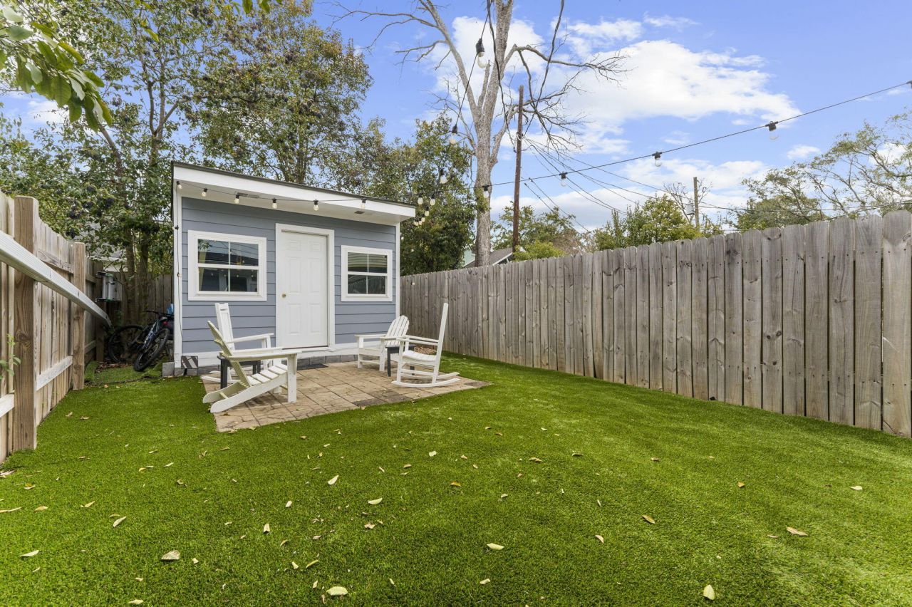 224 Grove Street Photo 29