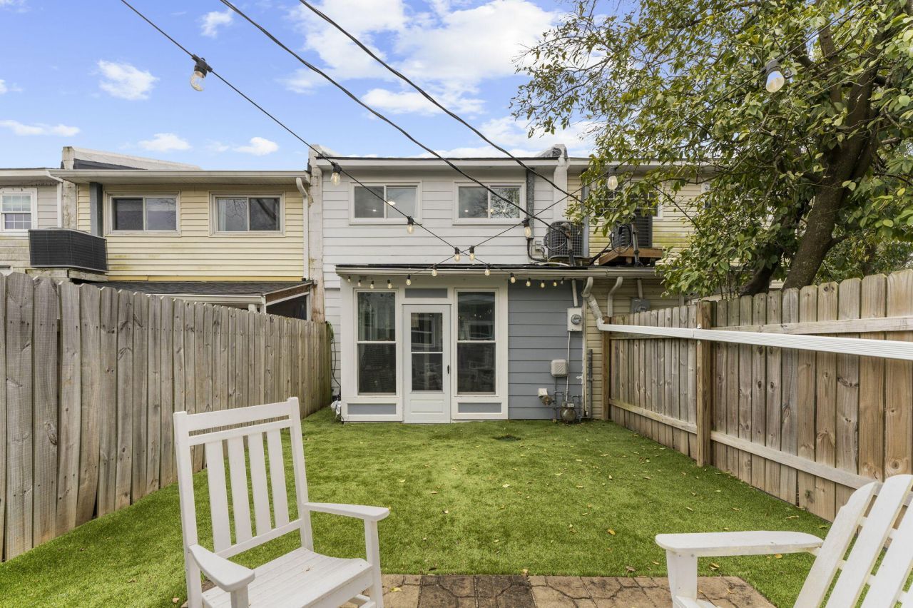 224 Grove Street Photo 31