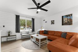 224 Grove Street photo 4