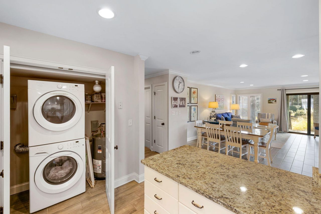 4581 Park Lake Drive Photo 11