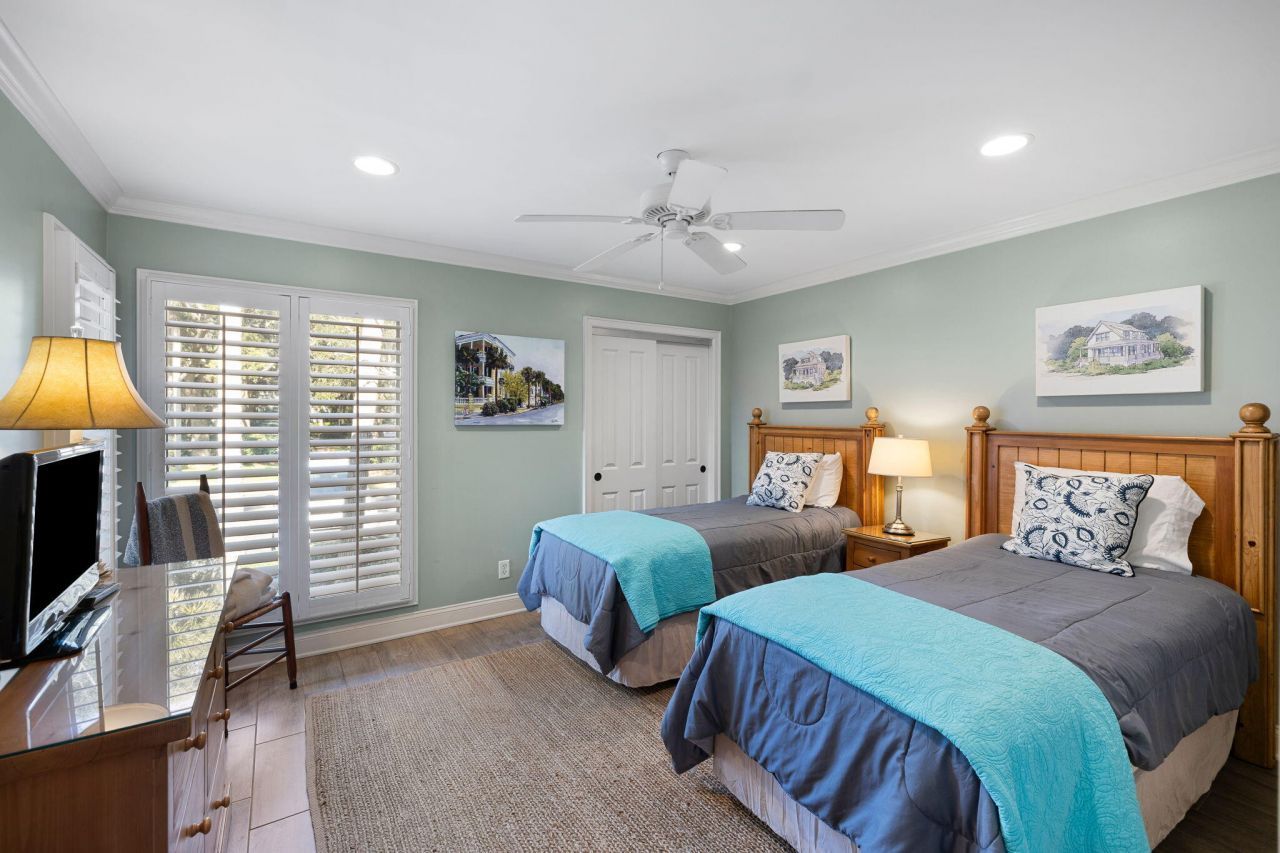 4581 Park Lake Drive Photo 16