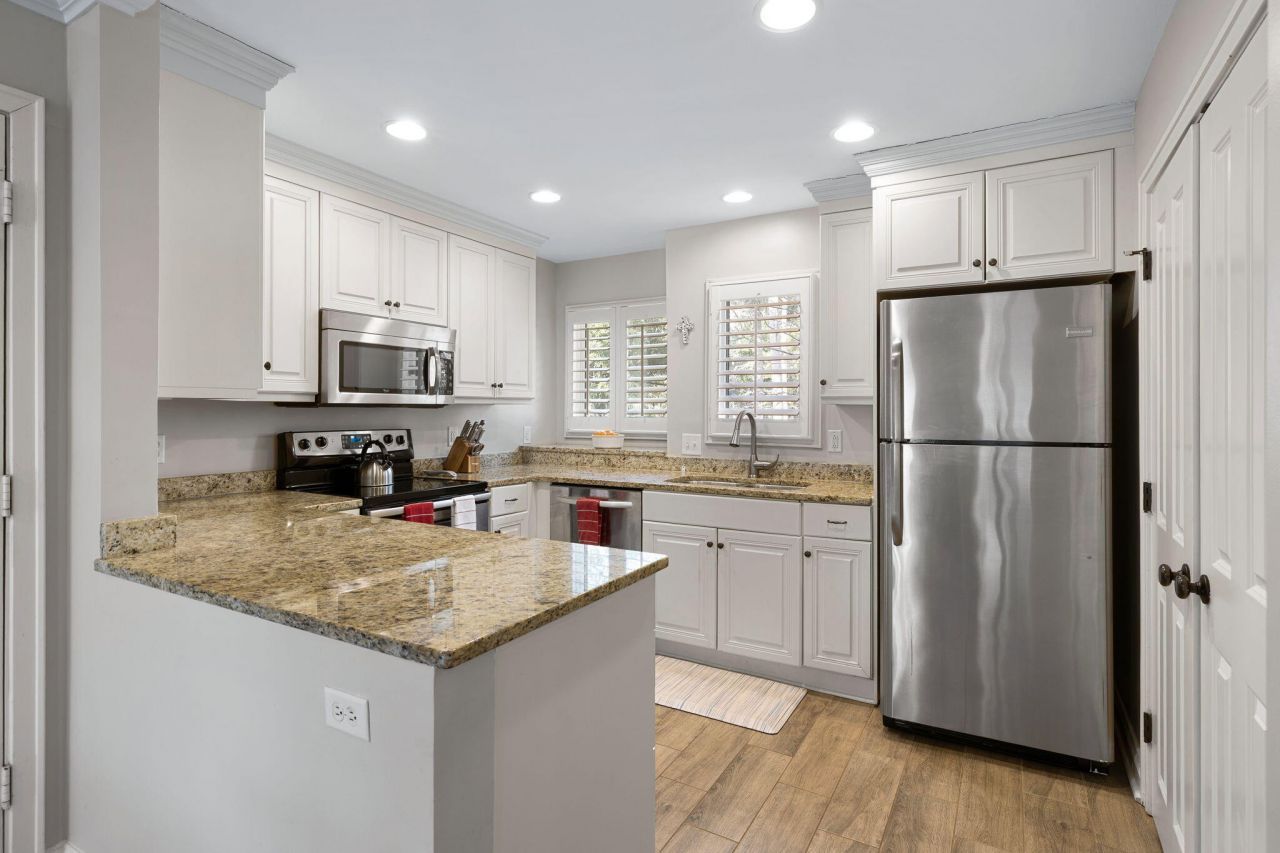 4581 Park Lake Drive Photo 7