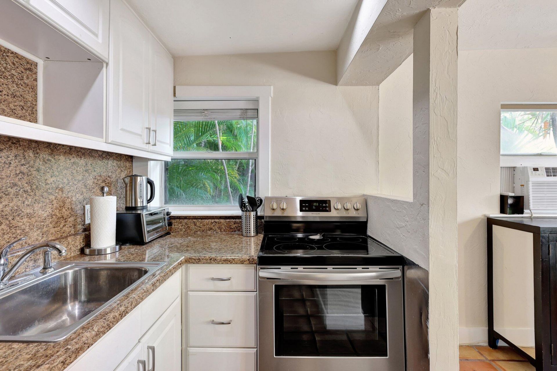 516-520 34th Street, West Palm Beach, FL 33407 Photo