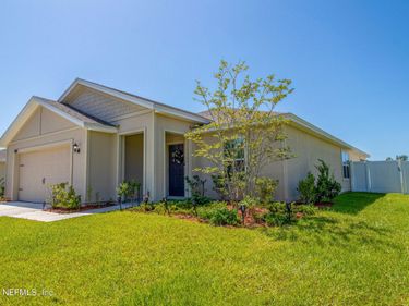 8687 LAKE GEORGE Circle W, Macclenny, FL 32063