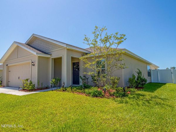 8687 LAKE GEORGE Circle W, Macclenny, FL 32063