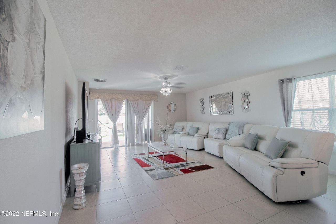 8687 Lake George Circle W, Macclenny, FL 32063 Photo
