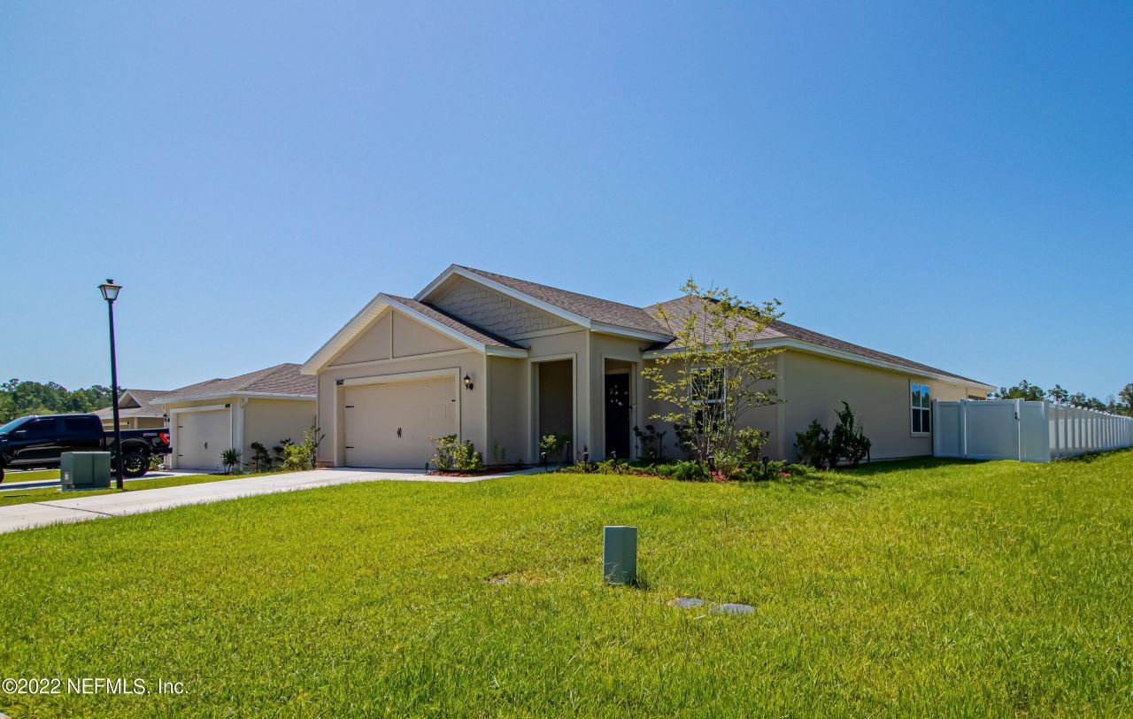 8687 Lake George Circle W, Macclenny, FL 32063 Photo