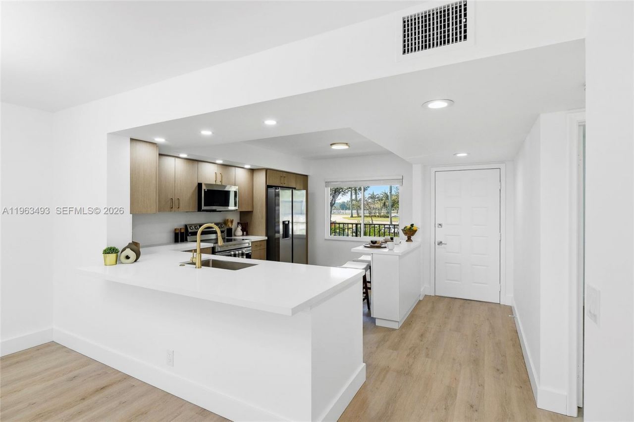 901 SW 128th Ter, Unit 204A, Pembroke Pines, FL 33027 Photo