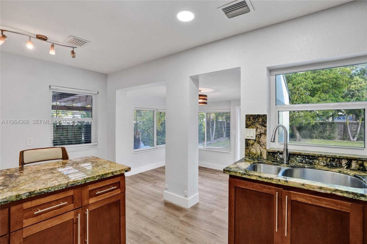 1517 Moffett St, Hollywood, FL 33020 Photo