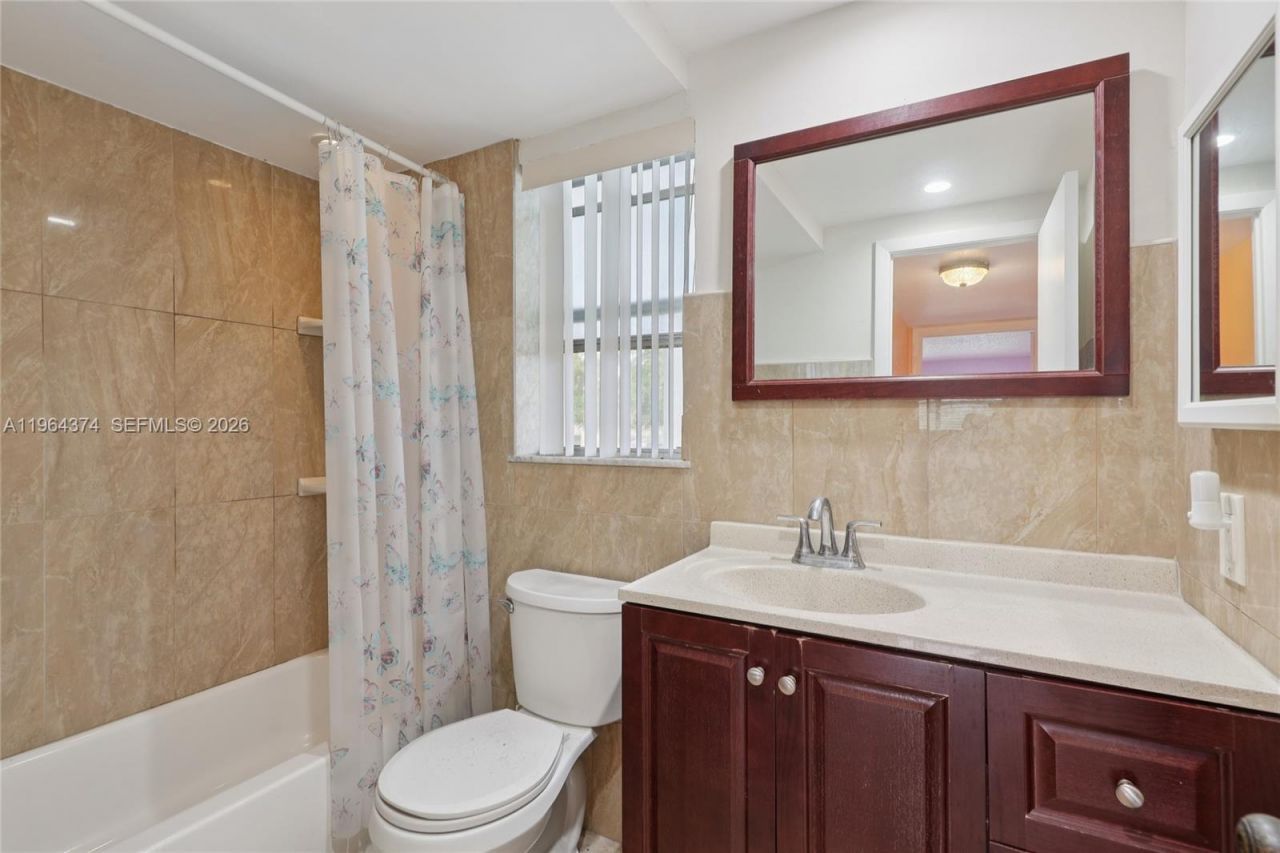 8135 Sunrise Lakes Blvd, Unit 208, Sunrise, FL 33322 Photo