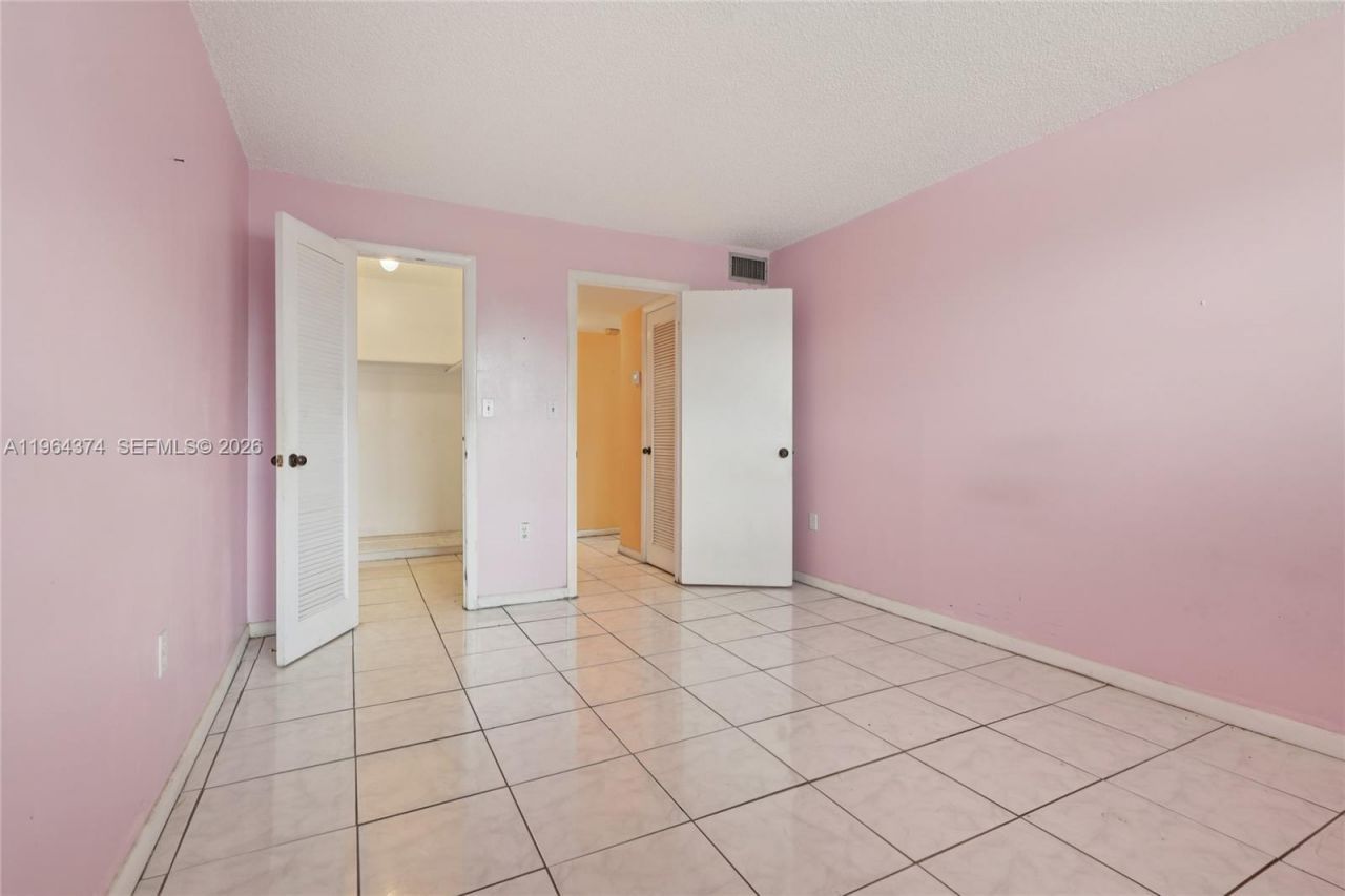 8135 Sunrise Lakes Blvd, Unit 208, Sunrise, FL 33322 Photo