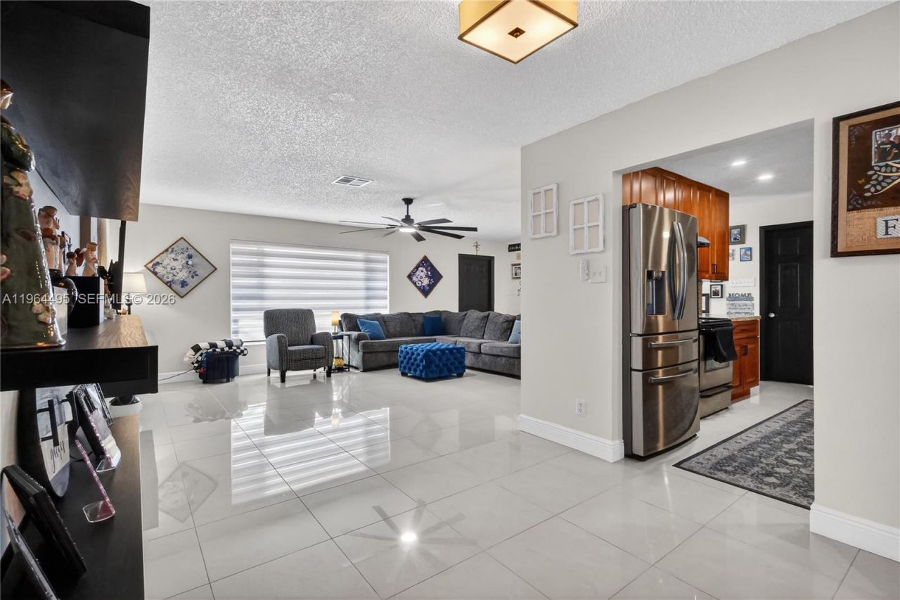 9401 NW 81st Ct, Tamarac, FL 33321 Photo