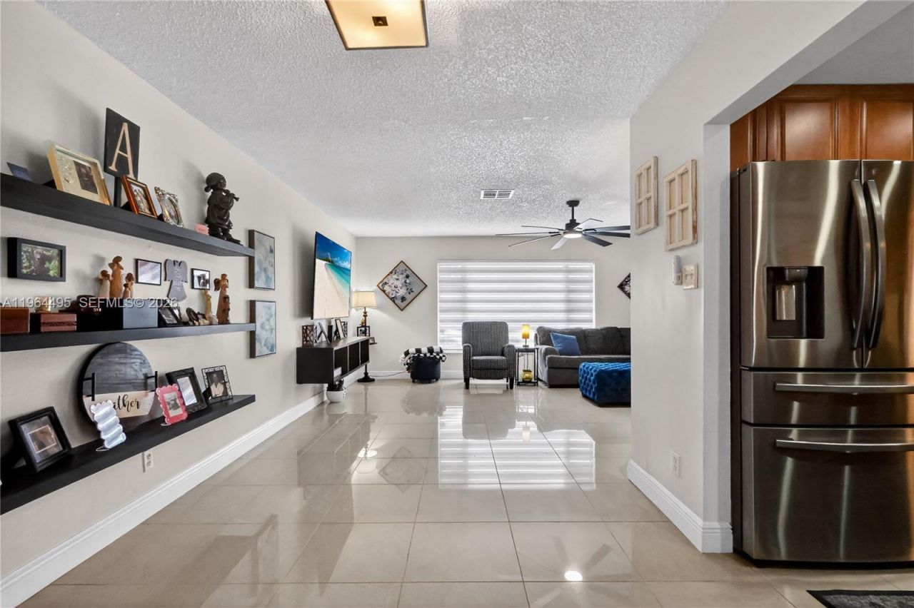 9401 NW 81st Ct, Tamarac, FL 33321 Photo