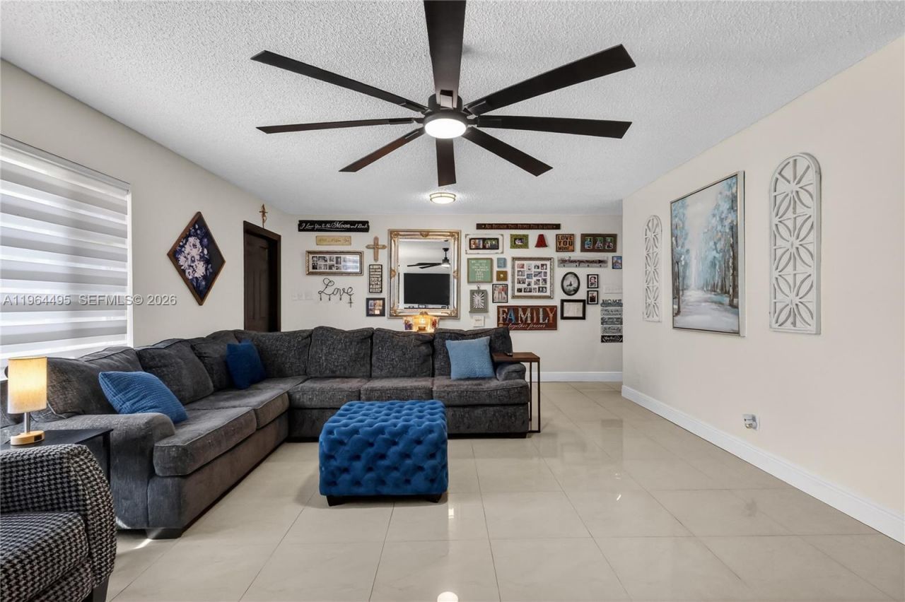 9401 NW 81st Ct, Tamarac, FL 33321 Photo