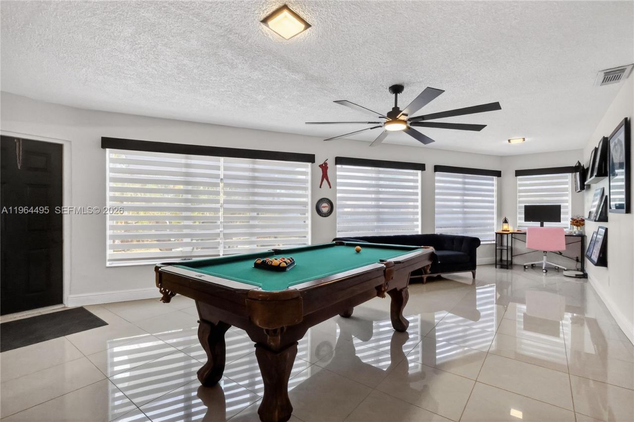 9401 NW 81st Ct, Tamarac, FL 33321 Photo