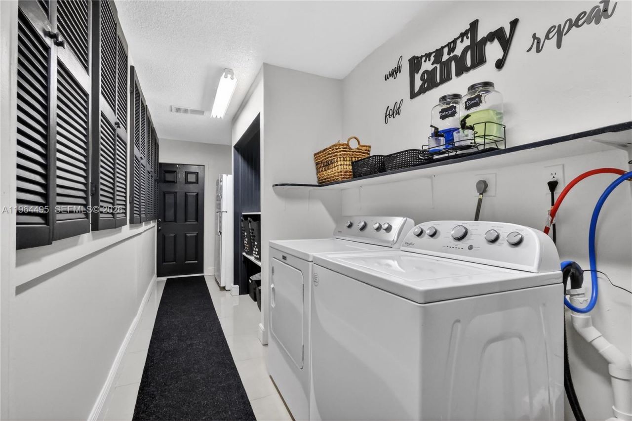 9401 NW 81st Ct, Tamarac, FL 33321 Photo