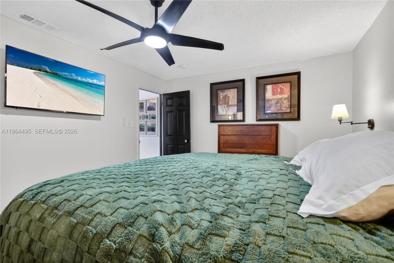 9401 NW 81st Ct, Tamarac, FL 33321 Photo