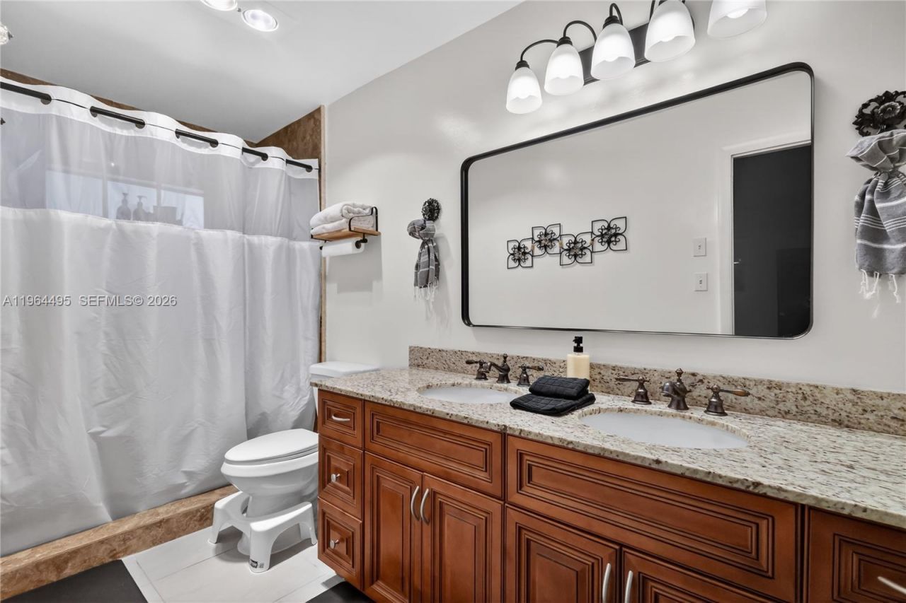 9401 NW 81st Ct, Tamarac, FL 33321 Photo