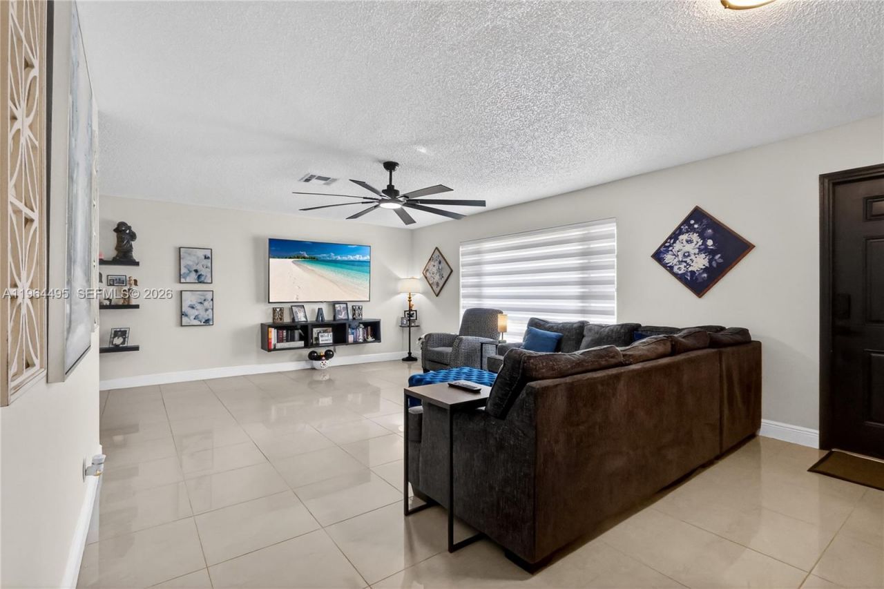 9401 NW 81st Ct, Tamarac, FL 33321 Photo