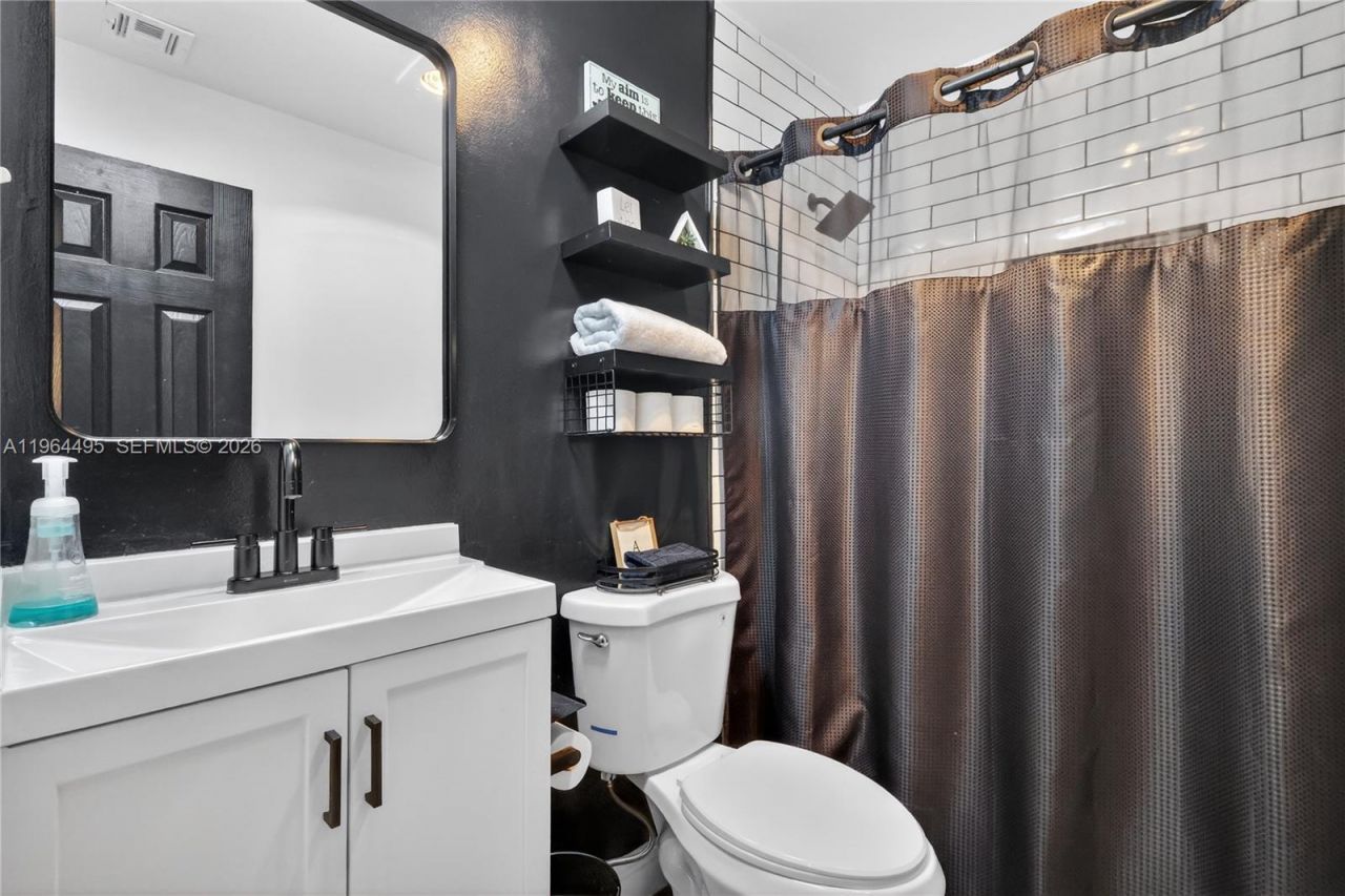 9401 NW 81st Ct, Tamarac, FL 33321 Photo