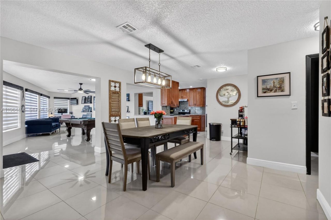 9401 NW 81st Ct, Tamarac, FL 33321 Photo