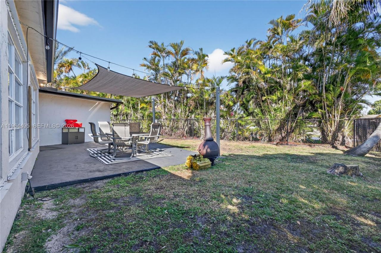 9401 NW 81st Ct, Tamarac, FL 33321 Photo