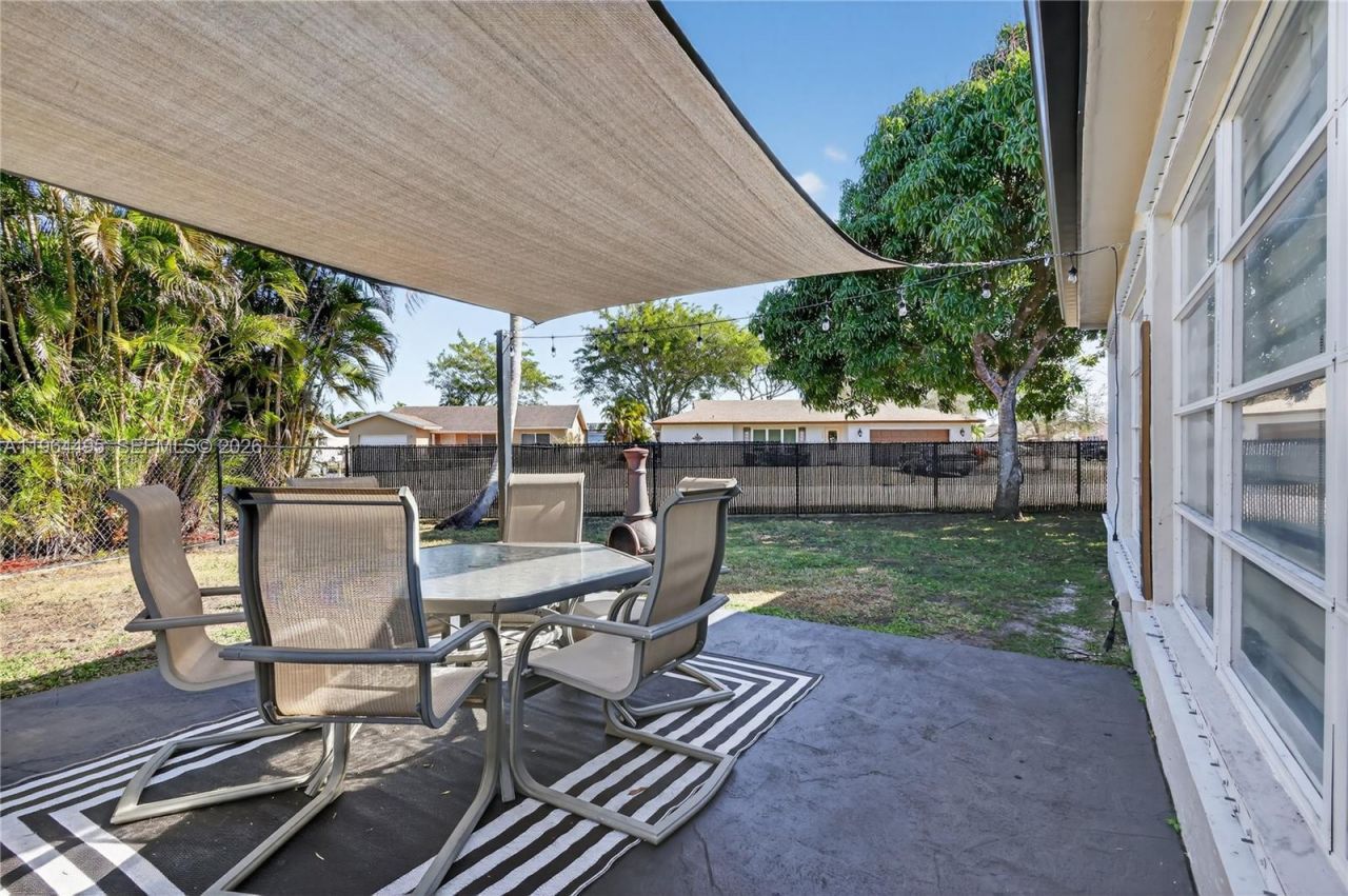 9401 NW 81st Ct, Tamarac, FL 33321 Photo