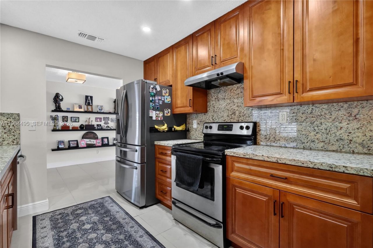 9401 NW 81st Ct, Tamarac, FL 33321 Photo