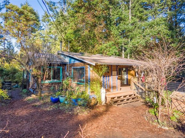 3722 Port Rd, Pender Island, BC V0N 2M0