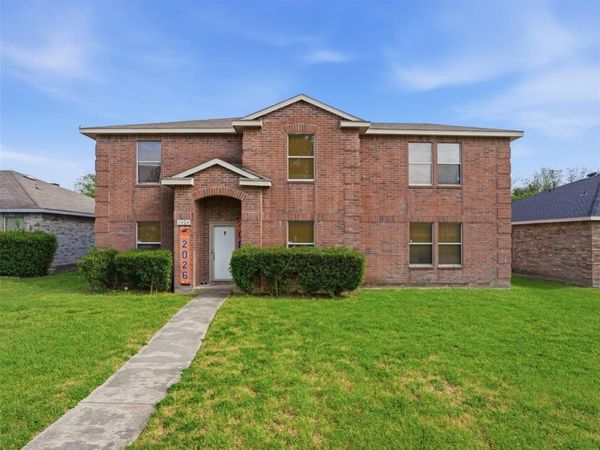 1424 Bumble Bee Drive, Lancaster, TX 75134