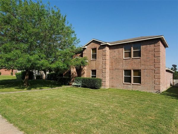 1424 Bumble Bee Drive, Lancaster, TX 75134