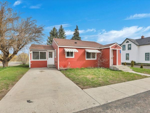 1032 Morgan St, Davenport, WA 99122